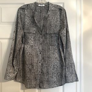 Calvin Klein Animal Print Long Sleeve Button Down Blouse Sz M